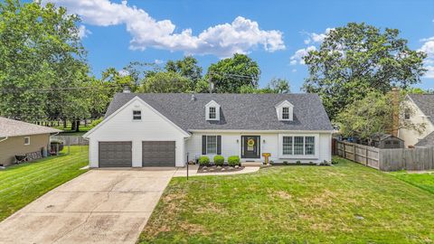 Photo of 1104 PARKSIDE Drive, Tuscola, IL 61953 (MLS # 12423148)