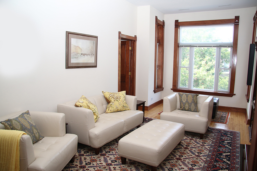 857 W Newport Avenue 3