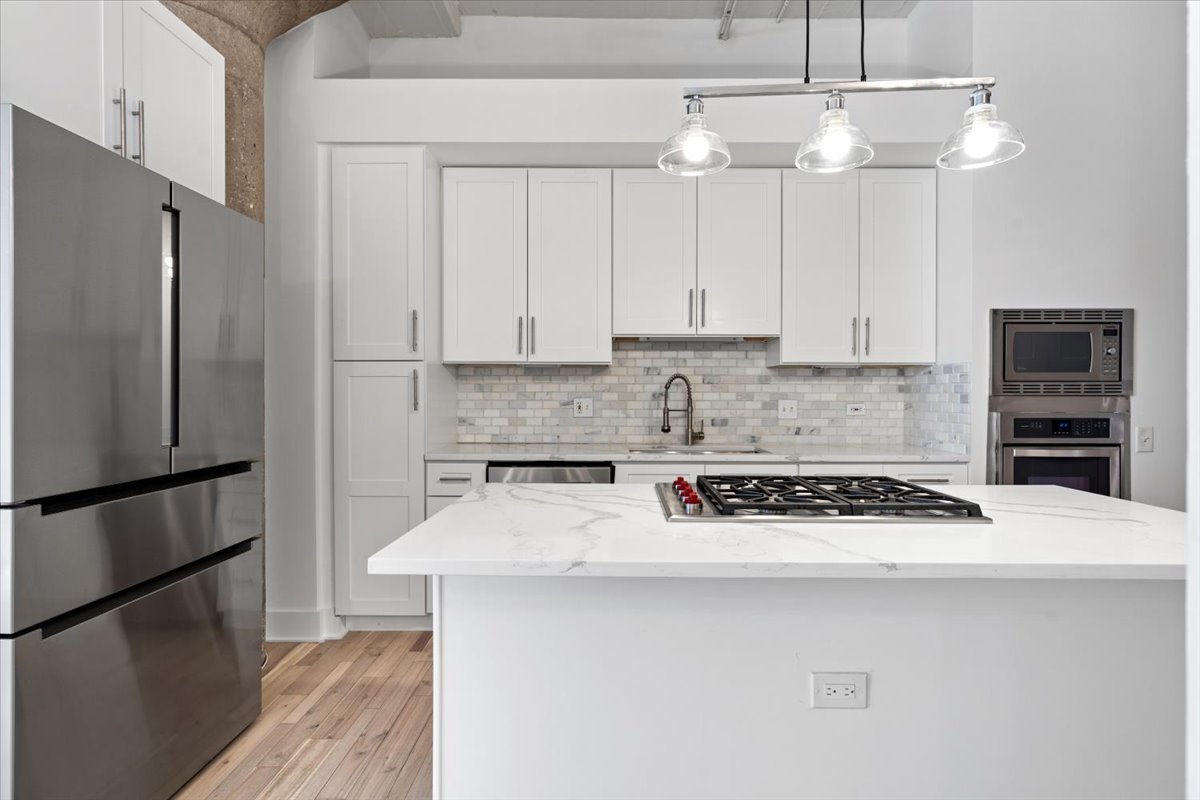 728 W Jackson Boulevard 613