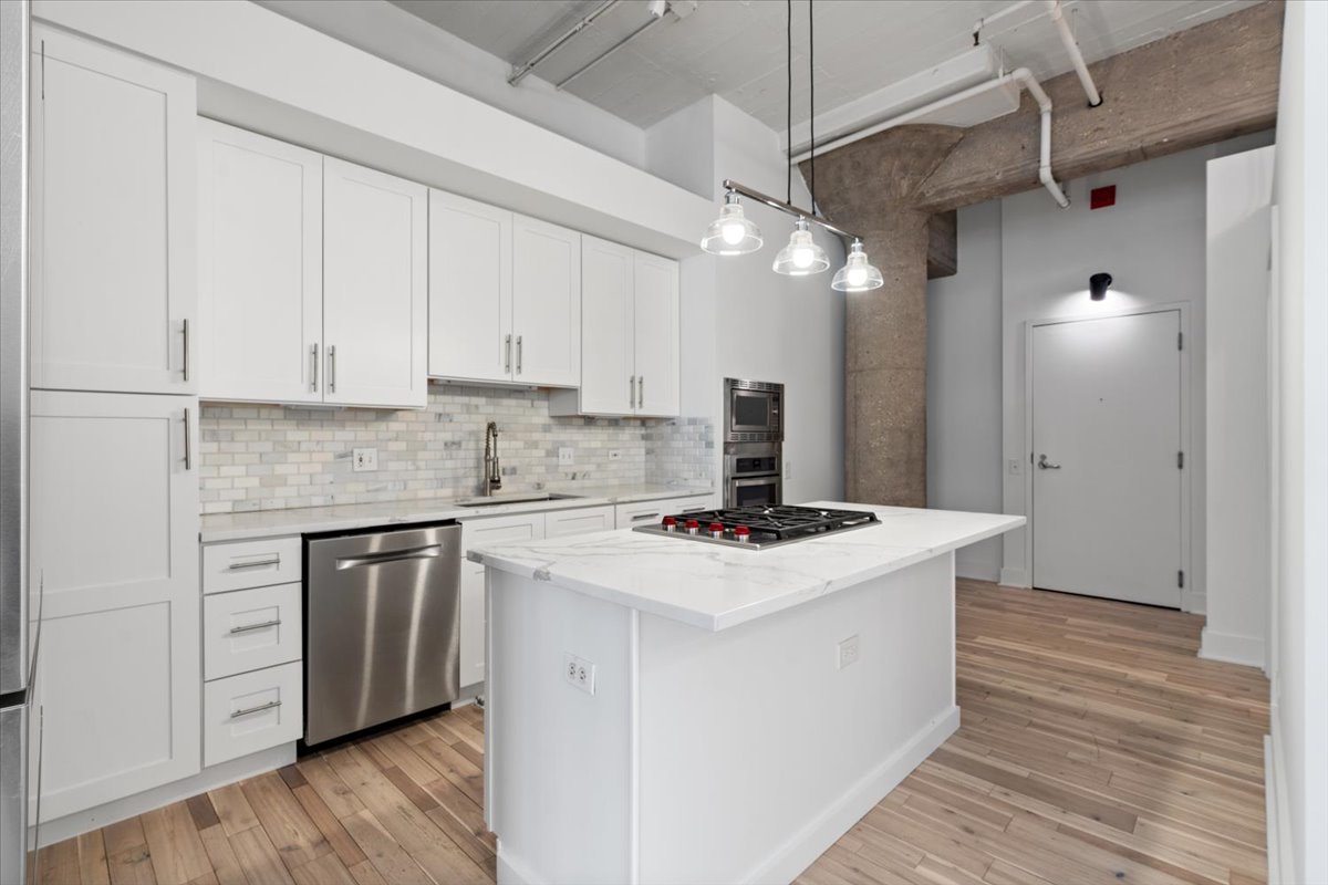 728 W Jackson Boulevard 613