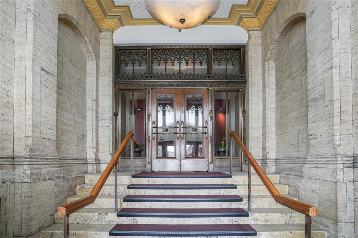 728 W Jackson Boulevard 613