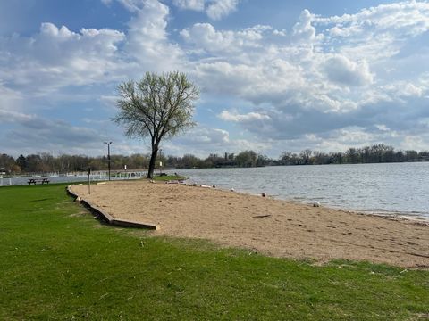 Tiny photo for 25241 W Entrance Drive, Lake Villa, IL 60046 (MLS # 12610875)