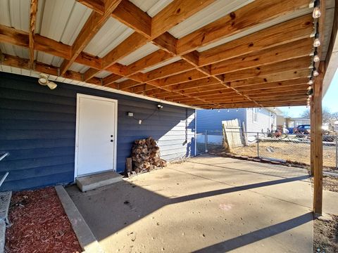 Tiny photo for 1322 Calvin Street, Davenport, IA 52804 (MLS # 12556717)