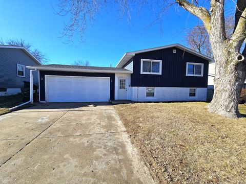 Photo of 1322 Calvin Street, Davenport, IA 52804 (MLS # 12556717)