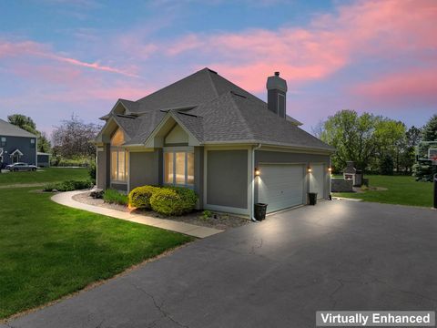 Tiny photo for 6N274 W Ridgewood Lane, St. Charles, IL 60175 (MLS # 12652318)