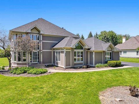 Photo of 6N274 W Ridgewood Lane, St. Charles, IL 60175 (MLS # 12652318)