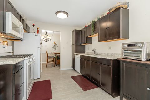 Tiny photo for 47 Glencoe Court #102D, Naperville, IL 60565 (MLS # 12483945)