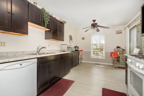 Tiny photo for 47 Glencoe Court #102D, Naperville, IL 60565 (MLS # 12483945)