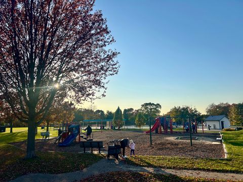 Tiny photo for 1712 Woodland Avenue, Park Ridge, IL 60068 (MLS # 12509376)