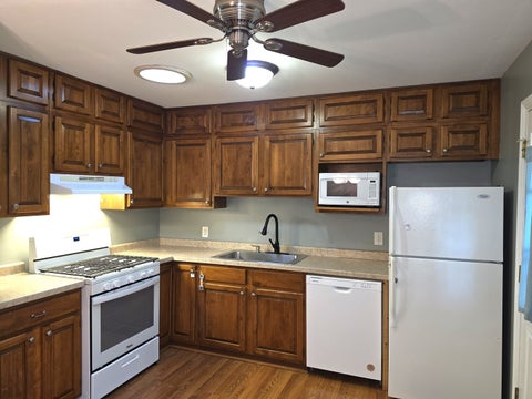 Tiny photo for 709 Parkside Circle, Streamwood, IL 60107 (MLS # 12744638)