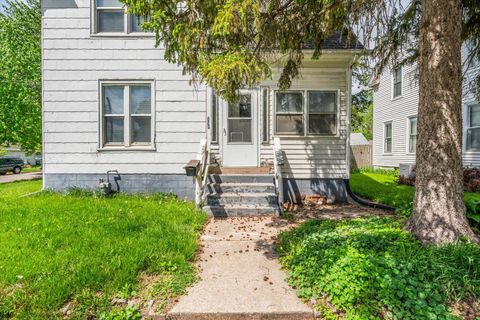 Tiny photo for 706 N Howell Street, Davenport, IA 52802 (MLS # 12625338)