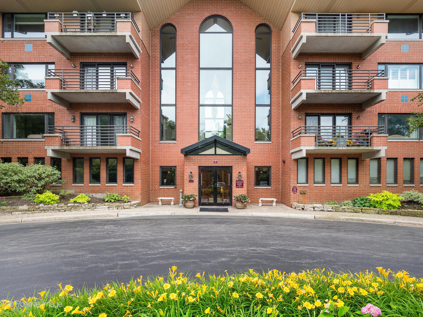 3525 Cass Court 513