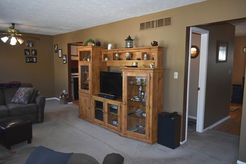 Tiny photo for 1316 S Hinshaw Avenue, Bloomington, IL 61701 (MLS # 12499836)
