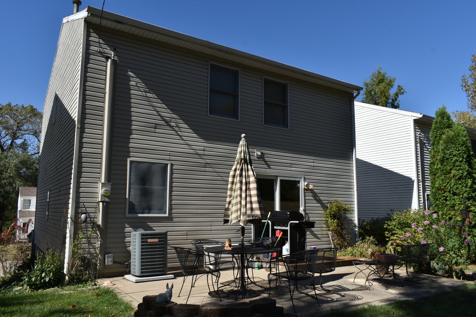 1316 S Hinshaw Avenue