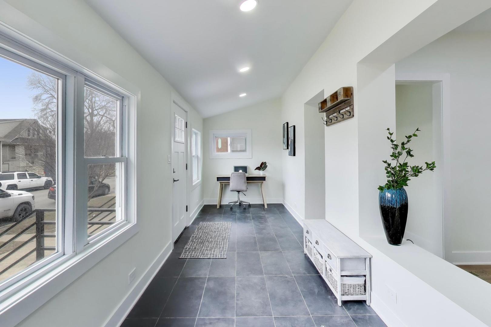 4912 W Drummond Place