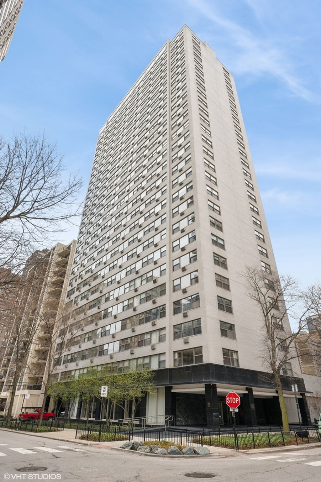 listing image 0