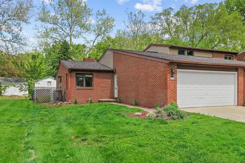 Photo of 3304 Halifax Drive #B, Champaign, IL 61822 (MLS # 12627647)