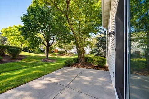 Tiny photo for 1932 BLACKBERRY Lane, Hoffman Estates, IL 60169 (MLS # 12780191)