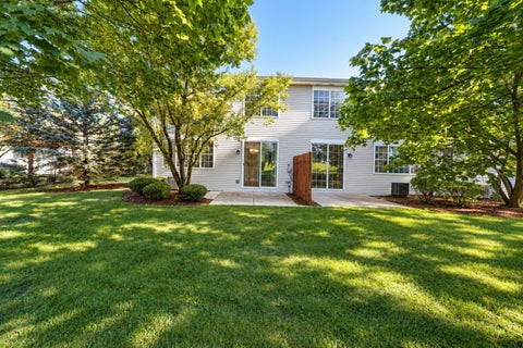 Tiny photo for 1932 BLACKBERRY Lane, Hoffman Estates, IL 60169 (MLS # 12780191)