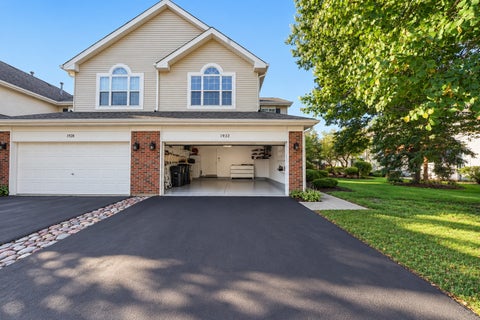 Tiny photo for 1932 BLACKBERRY Lane, Hoffman Estates, IL 60169 (MLS # 12780191)