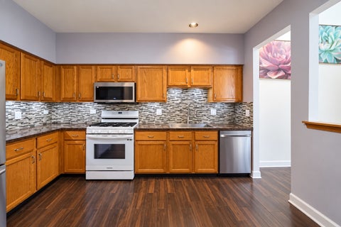 Tiny photo for 1932 BLACKBERRY Lane, Hoffman Estates, IL 60169 (MLS # 12780191)
