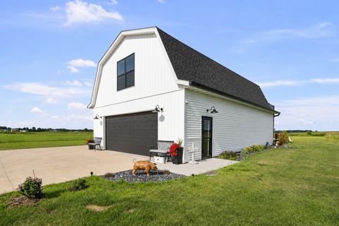 Tiny photo for 375 Ruby Court, Long Grove, IA 52756 (MLS # 12717365)