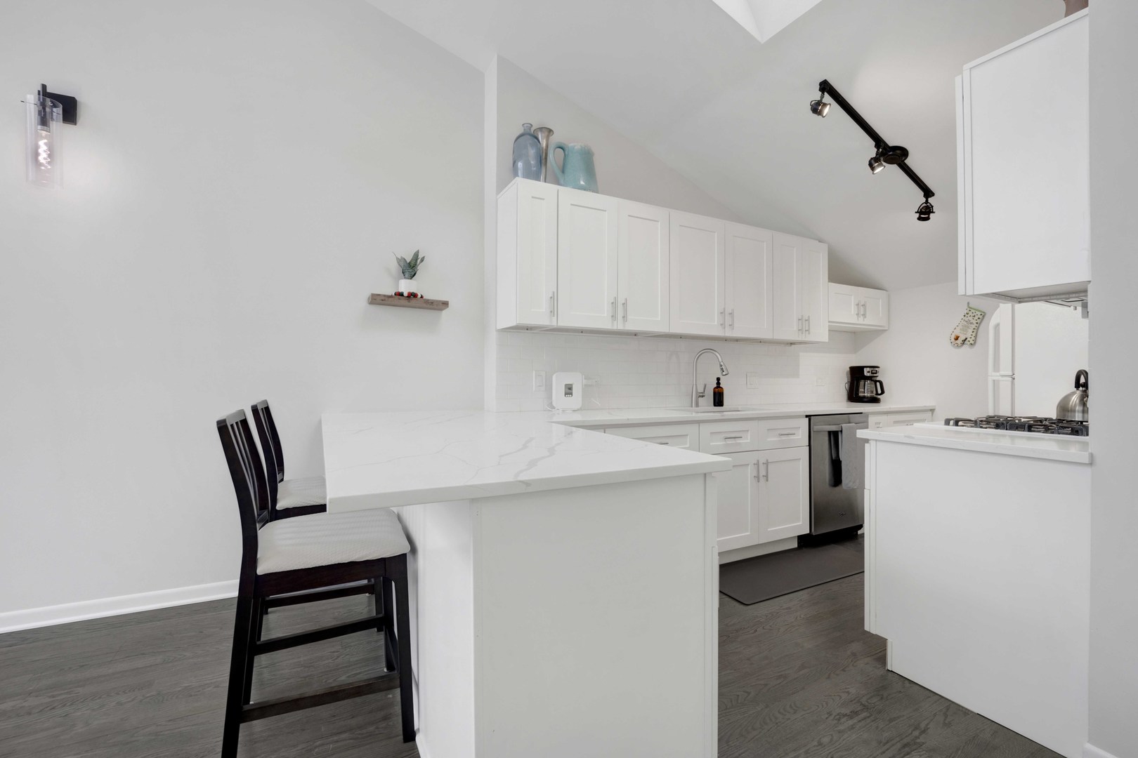 623 W DRUMMOND Place 6