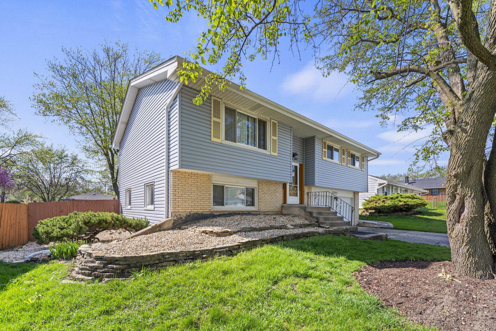 15222 Huntington Court