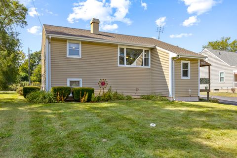 Photo of 1207 Crystal Lake Road, Lake In The Hills, IL 60156 (MLS # 12498365) Photo of 1207 Crystal Lake Road, Lake In The Hills, IL 60156 (MLS # 12498365)