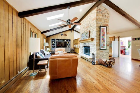 Tiny photo for 700 N Maple Street, Prospect Heights, IL 60070 (MLS # 12790802)