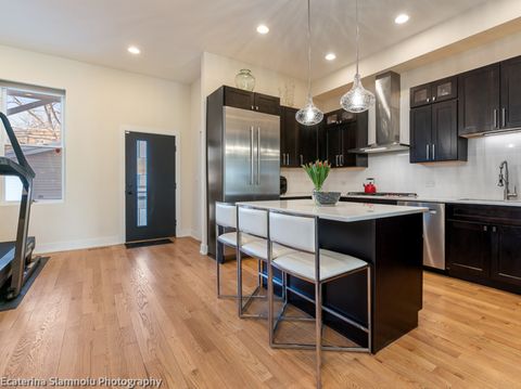 Tiny photo for 3604 S Prairie Avenue, Chicago, IL 60653 (MLS # 12556923)