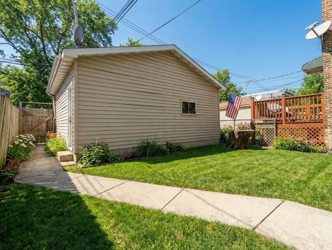 Tiny photo for 3604 S Prairie Avenue, Chicago, IL 60653 (MLS # 12556923)