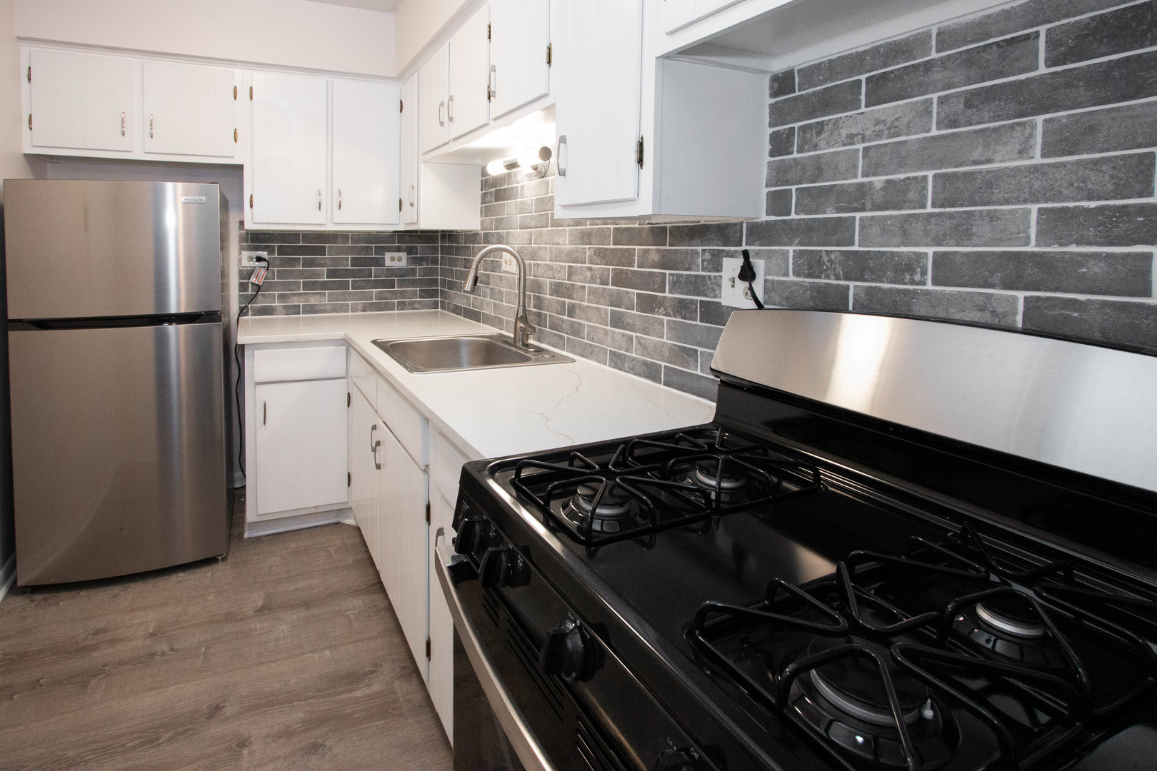 510 W Fullerton Parkway 206