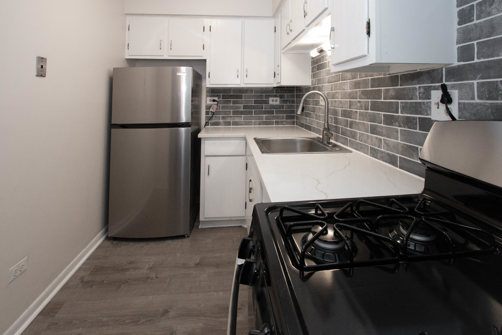 510 W Fullerton Parkway 206