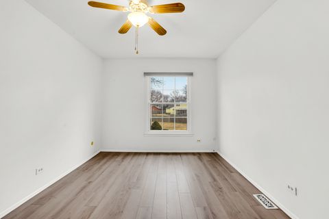 Tiny photo for 1120 Mount Vernon Court #C, Wheaton, IL 60189 (MLS # 12582244)