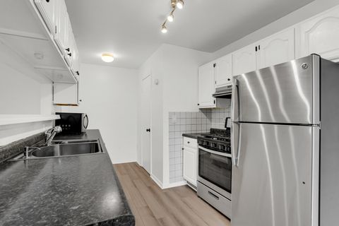 Tiny photo for 1120 Mount Vernon Court #C, Wheaton, IL 60189 (MLS # 12582244)