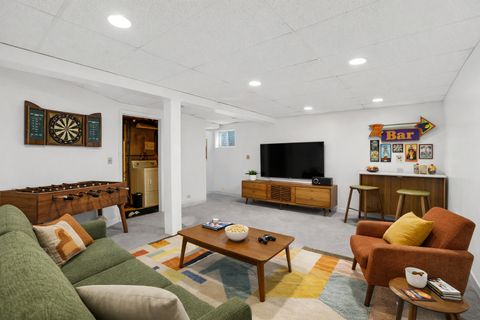 Tiny photo for 1120 Mount Vernon Court #C, Wheaton, IL 60189 (MLS # 12582244)