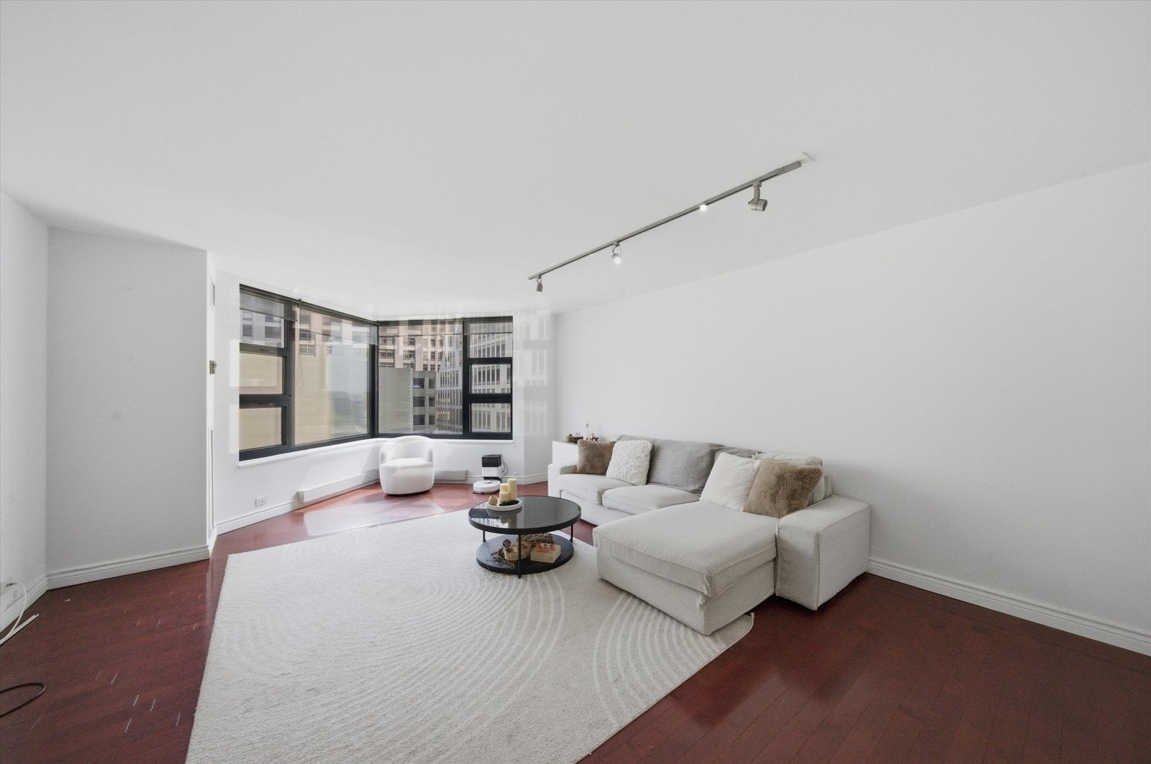 401 E Ontario Street 803