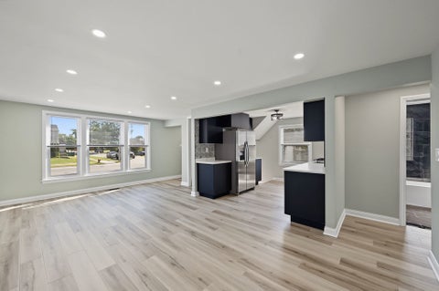 Tiny photo for 11256 S Avenue L, Chicago, IL 60617 (MLS # 12775876)