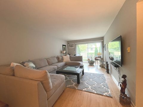 Tiny photo for 832 E Old Willow Road #106, Prospect Heights, IL 60070 (MLS # 12508889)