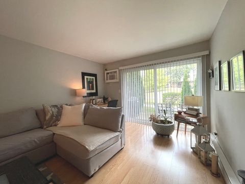 Tiny photo for 832 E Old Willow Road #106, Prospect Heights, IL 60070 (MLS # 12508889)