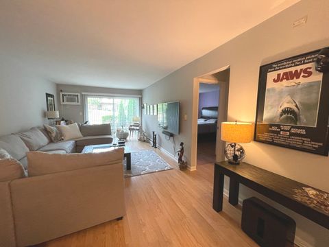 Tiny photo for 832 E Old Willow Road #106, Prospect Heights, IL 60070 (MLS # 12508889)