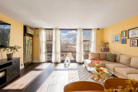 Tiny photo for 2605 S Indiana Avenue #308, Chicago, IL 60616 (MLS # 12573618)