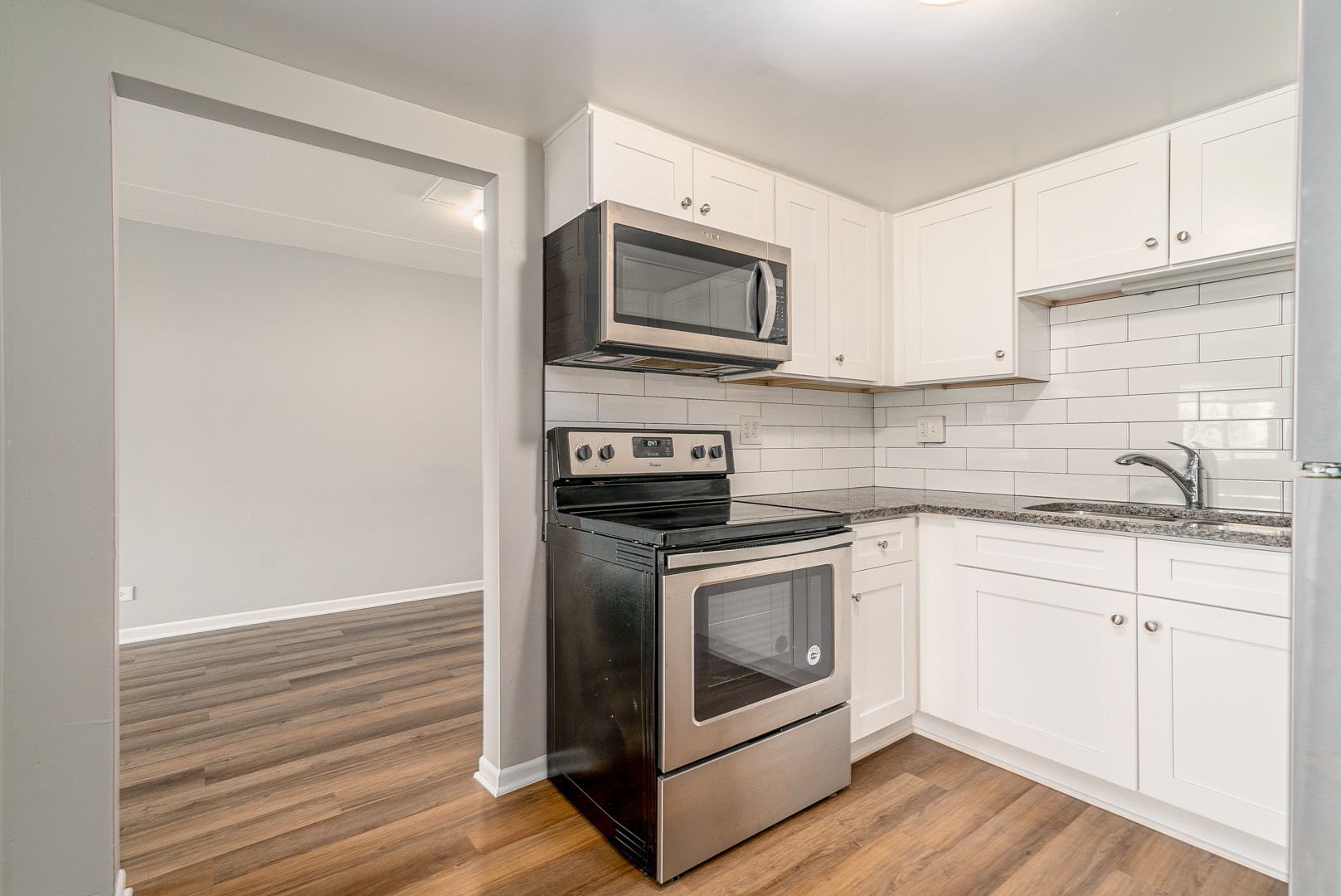 315 W Kimbell Avenue 01