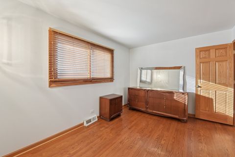 Tiny photo for 325 E Prairie Avenue, Lombard, IL 60148 (MLS # 12536337)
