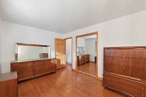 Tiny photo for 325 E Prairie Avenue, Lombard, IL 60148 (MLS # 12536337)