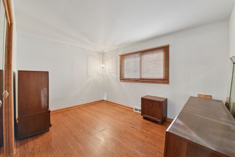 Tiny photo for 325 E Prairie Avenue, Lombard, IL 60148 (MLS # 12536337)