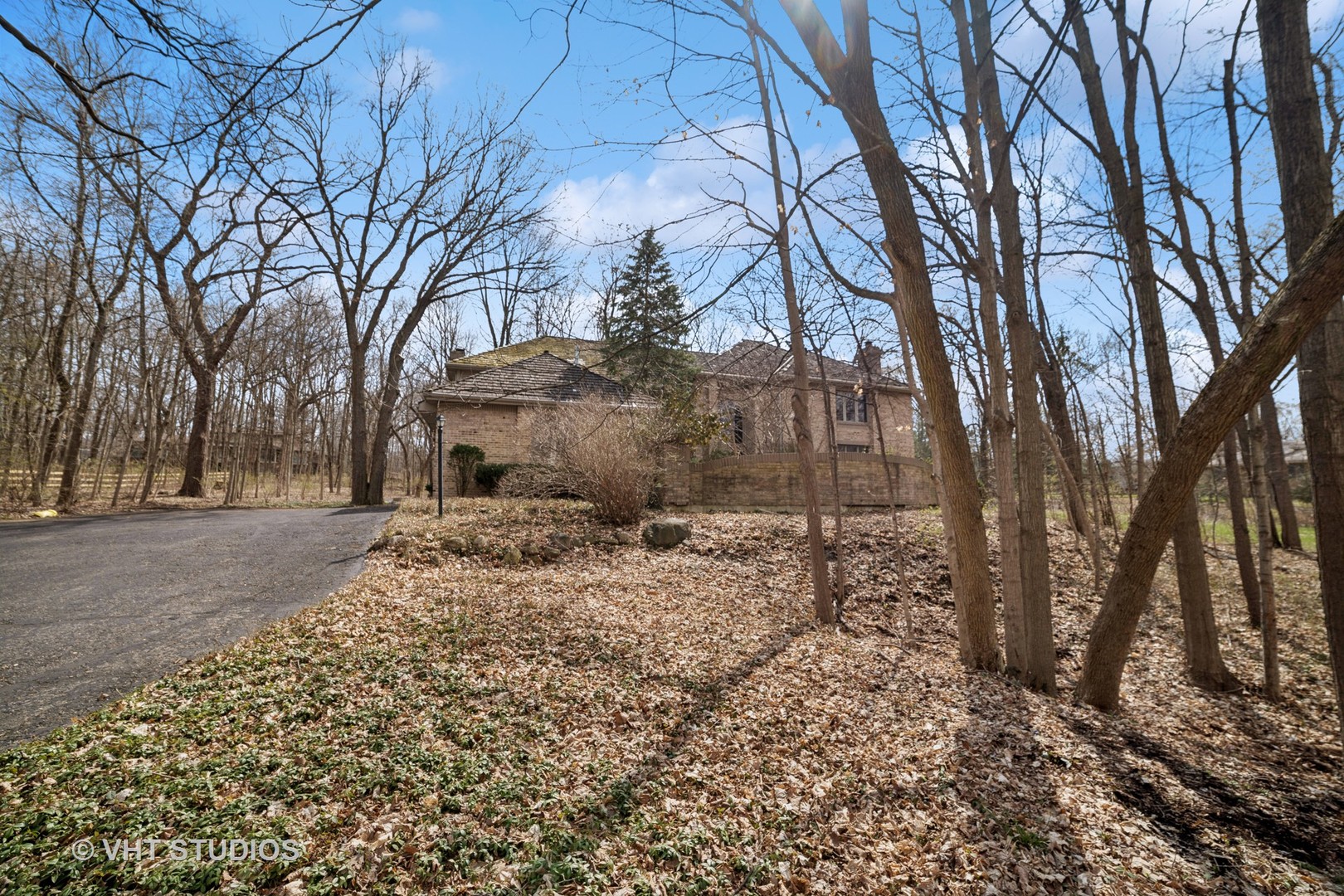 33W415 Brewster Creek Circle