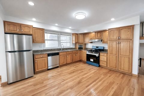 Tiny photo for 6923 N Avers Avenue, Lincolnwood, IL 60712 (MLS # 12579606)