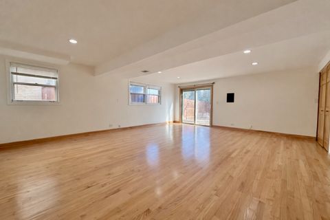 Tiny photo for 6923 N Avers Avenue, Lincolnwood, IL 60712 (MLS # 12579606)